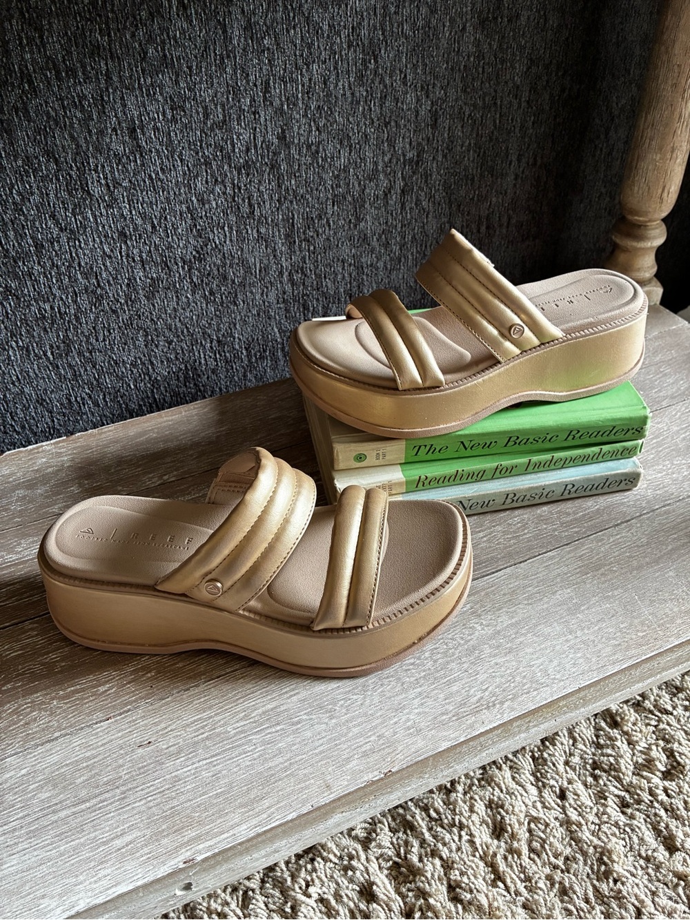 Reef Lofty Lux Hi Gold Metallic Platform Sandals